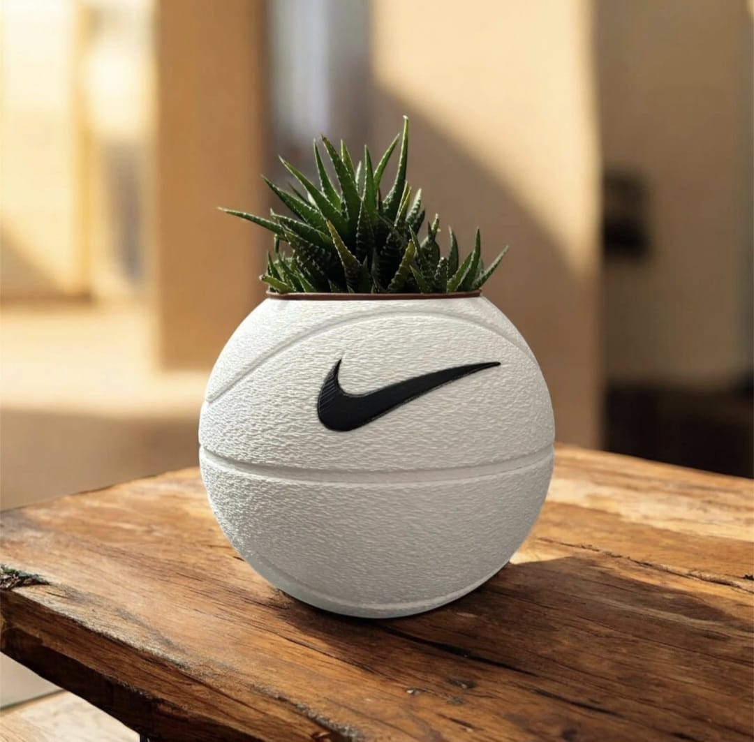 Portapenne a forma di palla da basket, desing moderno e originale