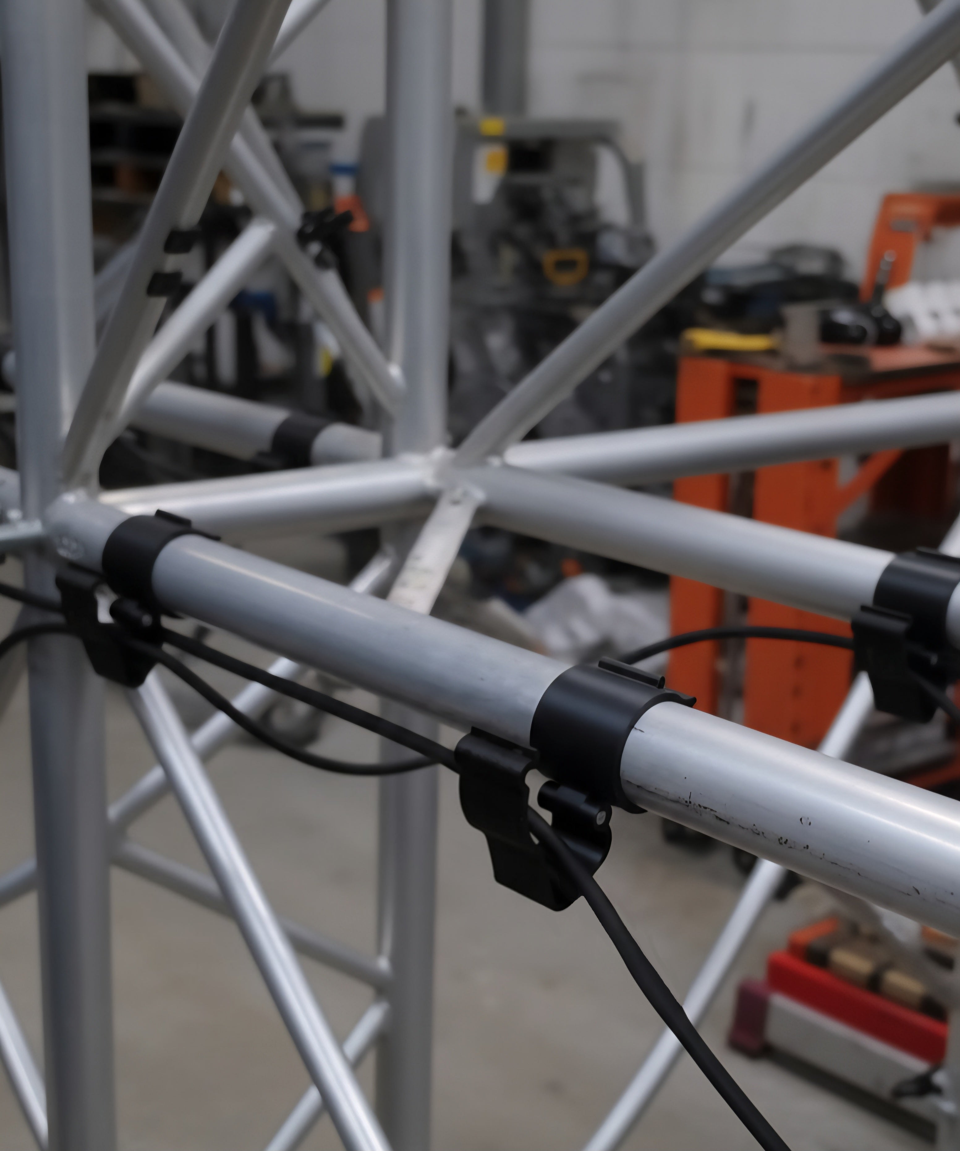 Passacavo per Americana, Clip per Impianti Luci e Audio, Organizer Cavi per Concerti ed Event